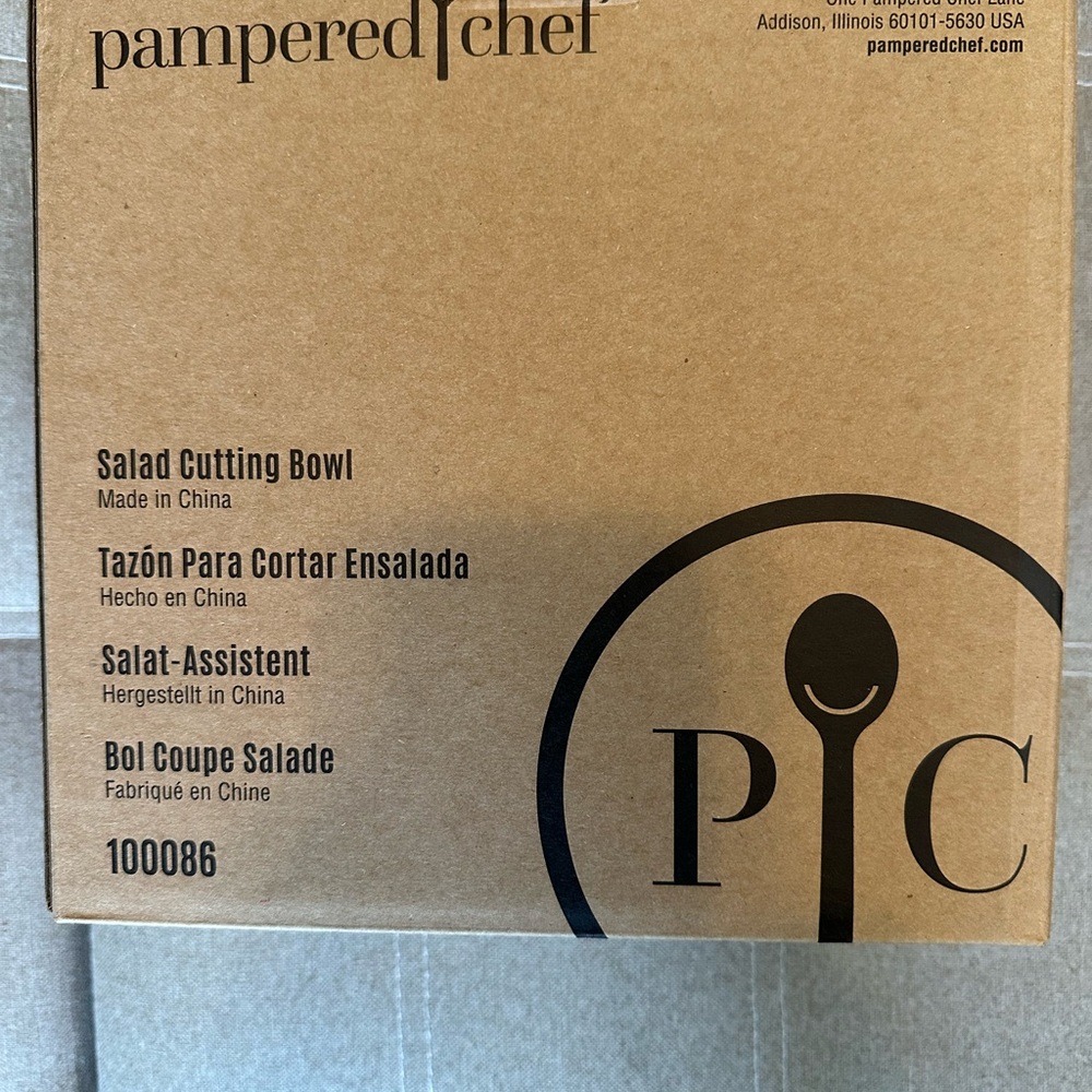 Pampered Chef Salad Cutting Bowl